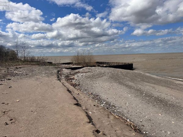 7911 W Sand Beach Road, Oak Harbor, OH 43449