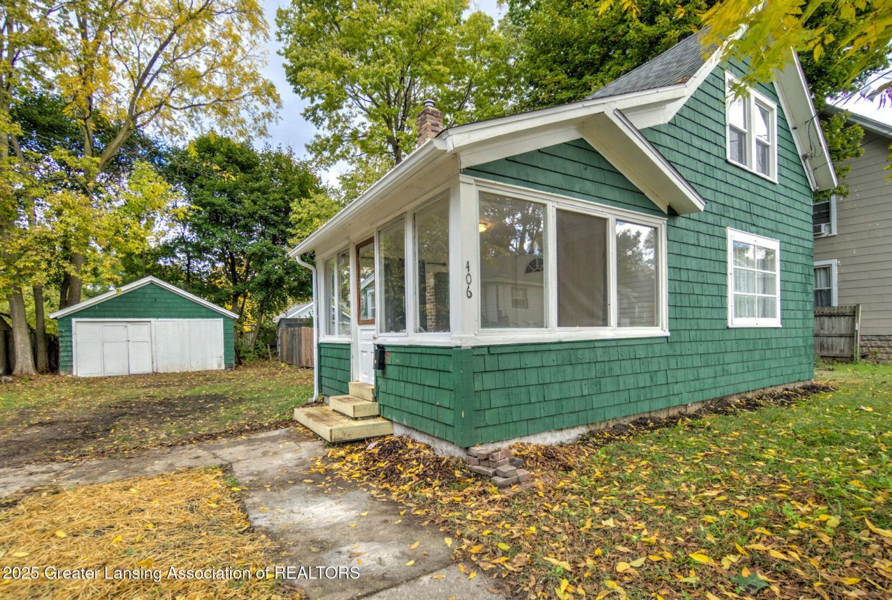 406 Pleasant Street, Lansing, MI 48906 Main Photo