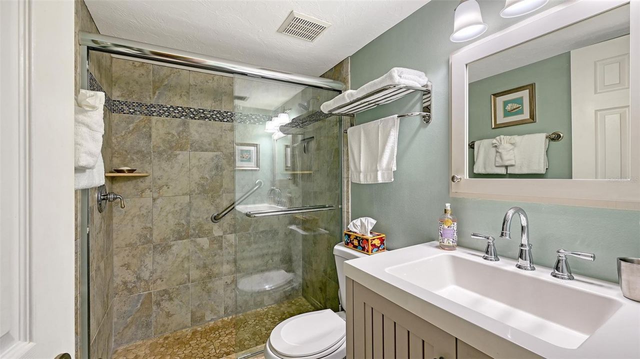 925 Beach Road, Unit 311, Sarasota, FL 34242 Photo