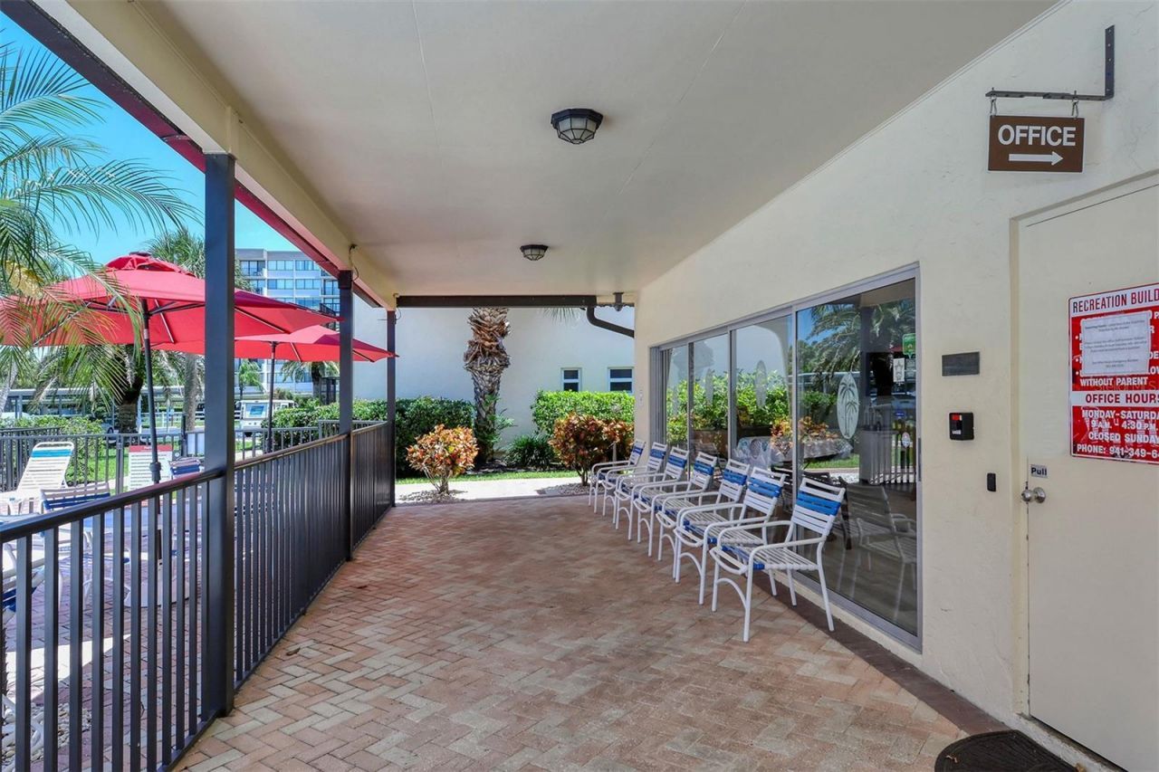 925 Beach Road, Unit 311, Sarasota, FL 34242 Photo