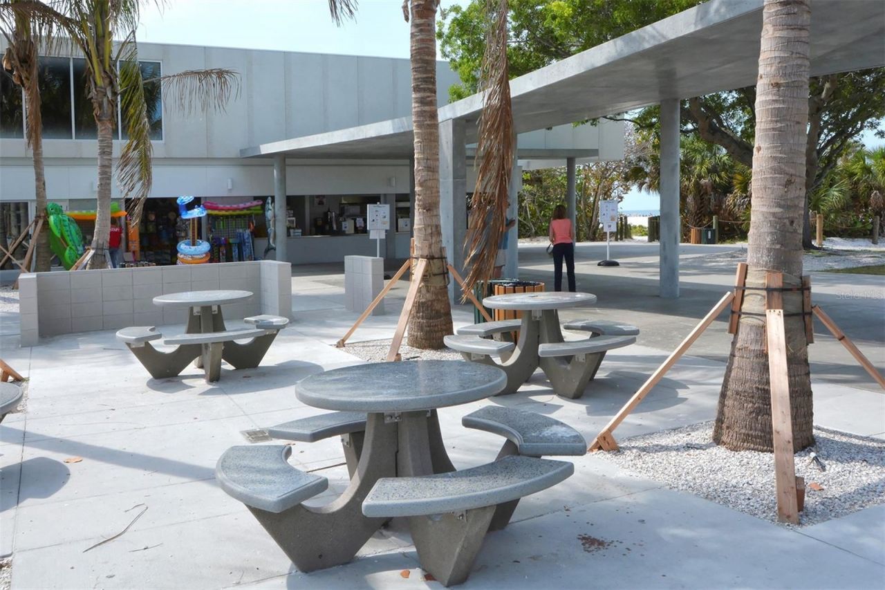 925 Beach Road, Unit 311, Sarasota, FL 34242 Photo