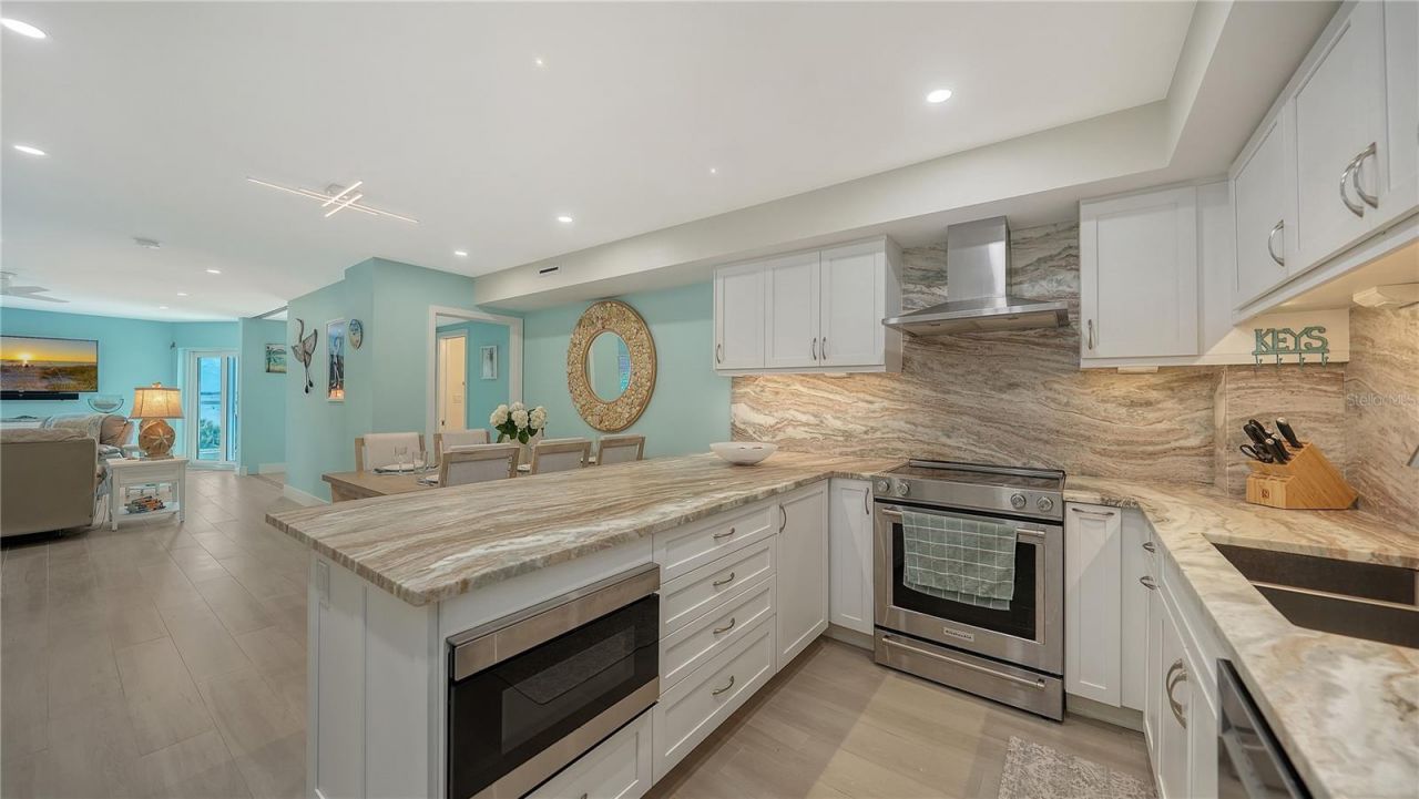 1000 Longboat Club Road, Unit 402, Longboat Key, FL 34228 Photo