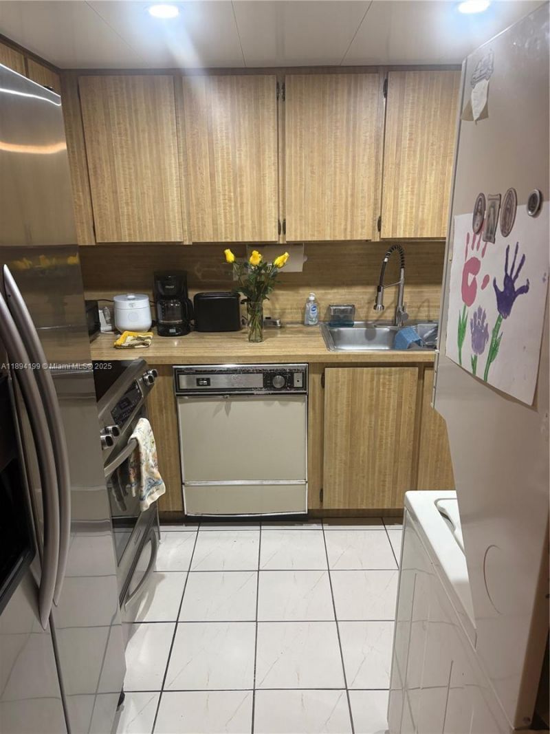 1350 SW 122nd Ave, Unit 423, Miami, FL 33184 Photo