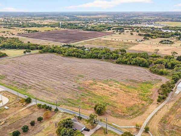 229 Pike Road , Gunter, TX 75058