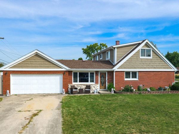 9236 Pembroke Lane, Bridgeview, IL 60455