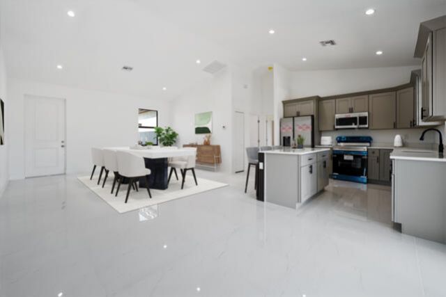 2458 NW 9th Ter Terrace, Cape Coral, FL 33993 Photo