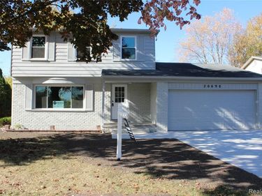 20698 Coachwood Road, Riverview, MI 48193