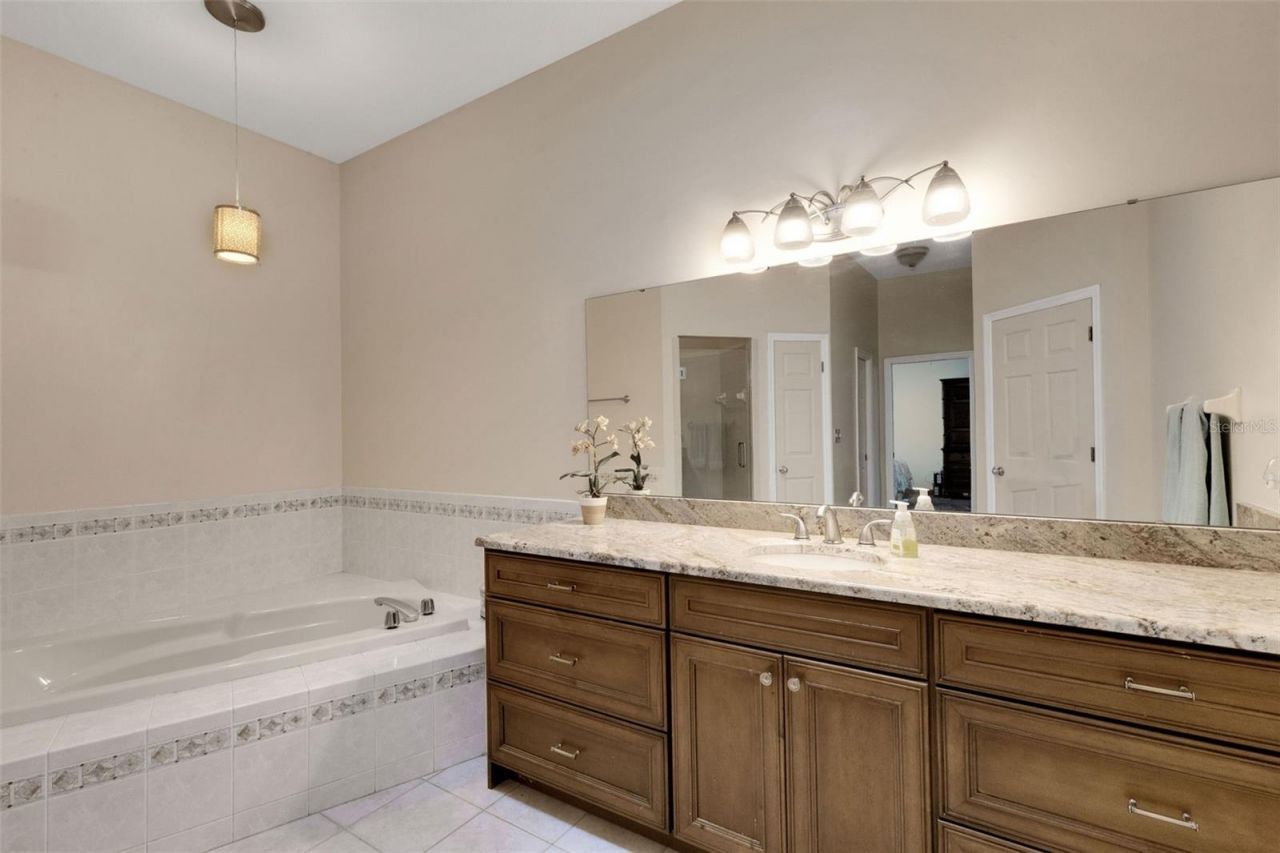 6602 Forestwood Drive W, Lakeland, FL 33811 Photo