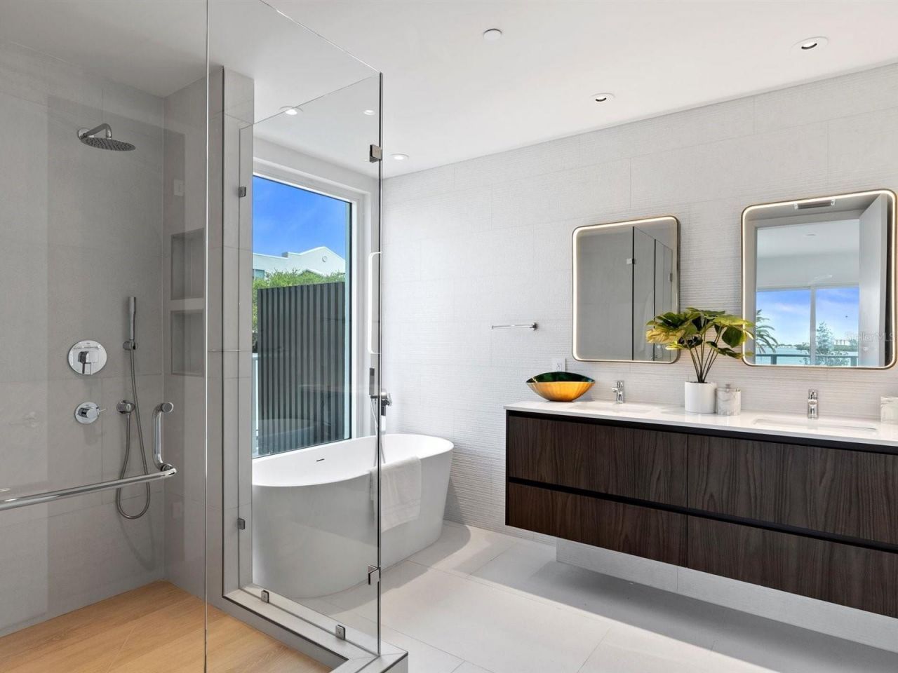 1020 Sunset Point Road, Unit 103, Clearwater, FL 33755 Photo