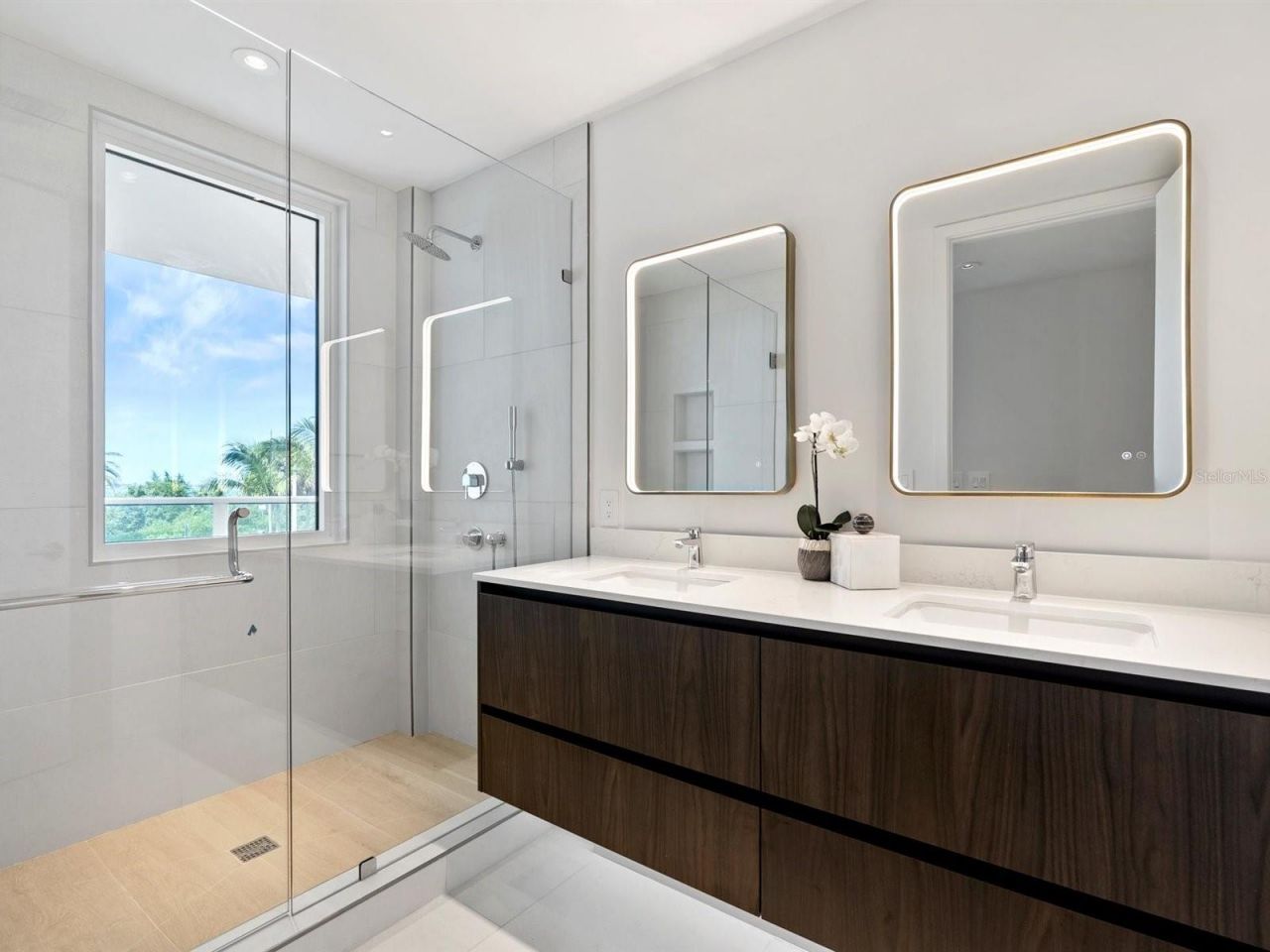 1020 Sunset Point Road, Unit 103, Clearwater, FL 33755 Photo