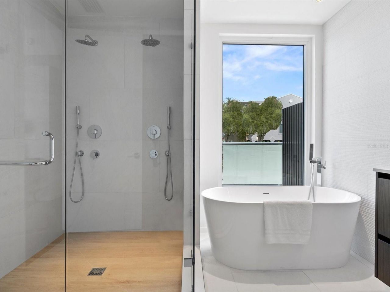 1020 Sunset Point Road, Unit 103, Clearwater, FL 33755 Photo