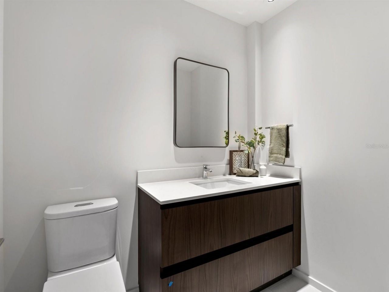 1020 Sunset Point Road, Unit 103, Clearwater, FL 33755 Photo