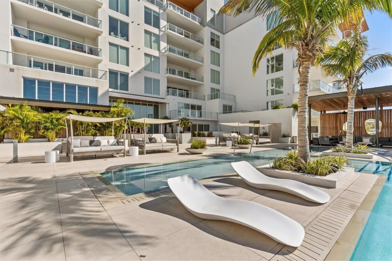 1020 Sunset Point Road, Unit 103, Clearwater, FL 33755 Photo