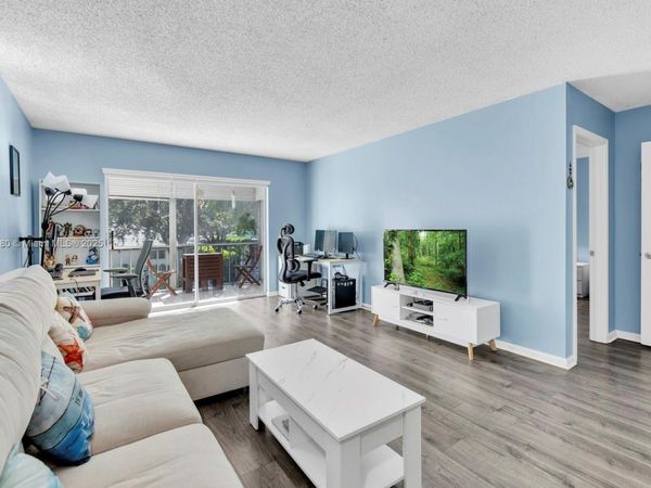 6207 Bay Club Dr, Unit 3, Fort Lauderdale, FL 33308