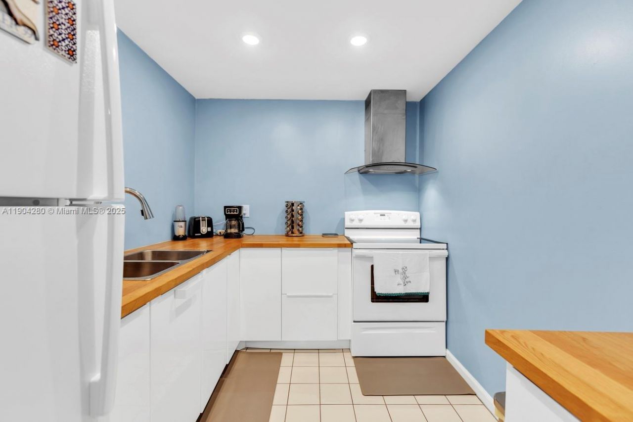 6207 Bay Club Dr, Unit 3, Fort Lauderdale, FL 33308 Photo