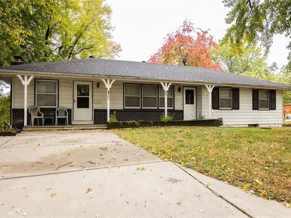 483 NE Meadowbrook Road, Kansas City, MO 64119