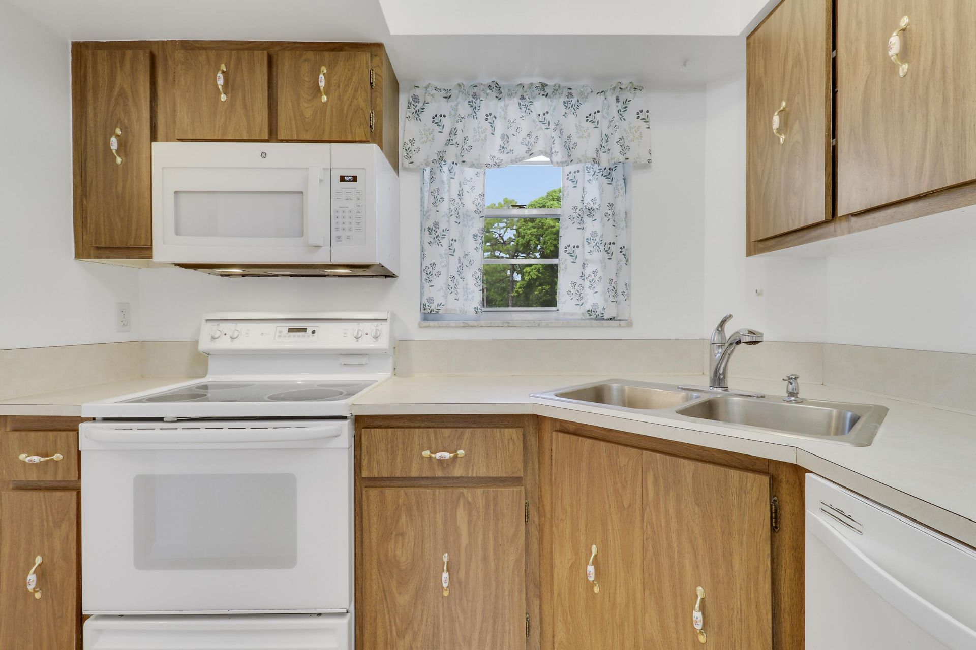 18081 SE Country Club Drive, Unit 13-125, Jupiter, FL 33469 Photo