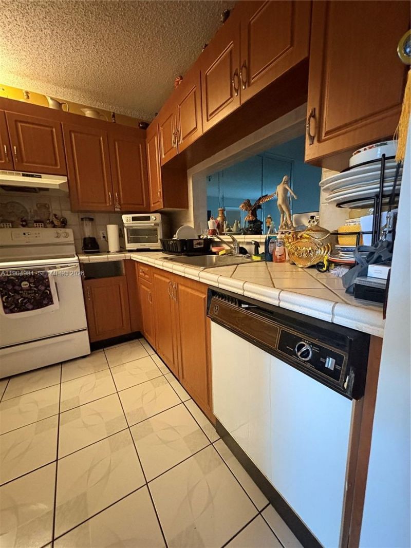 1300 SW 124th Ter, Unit 304P, Pembroke Pines, FL 33027 Photo