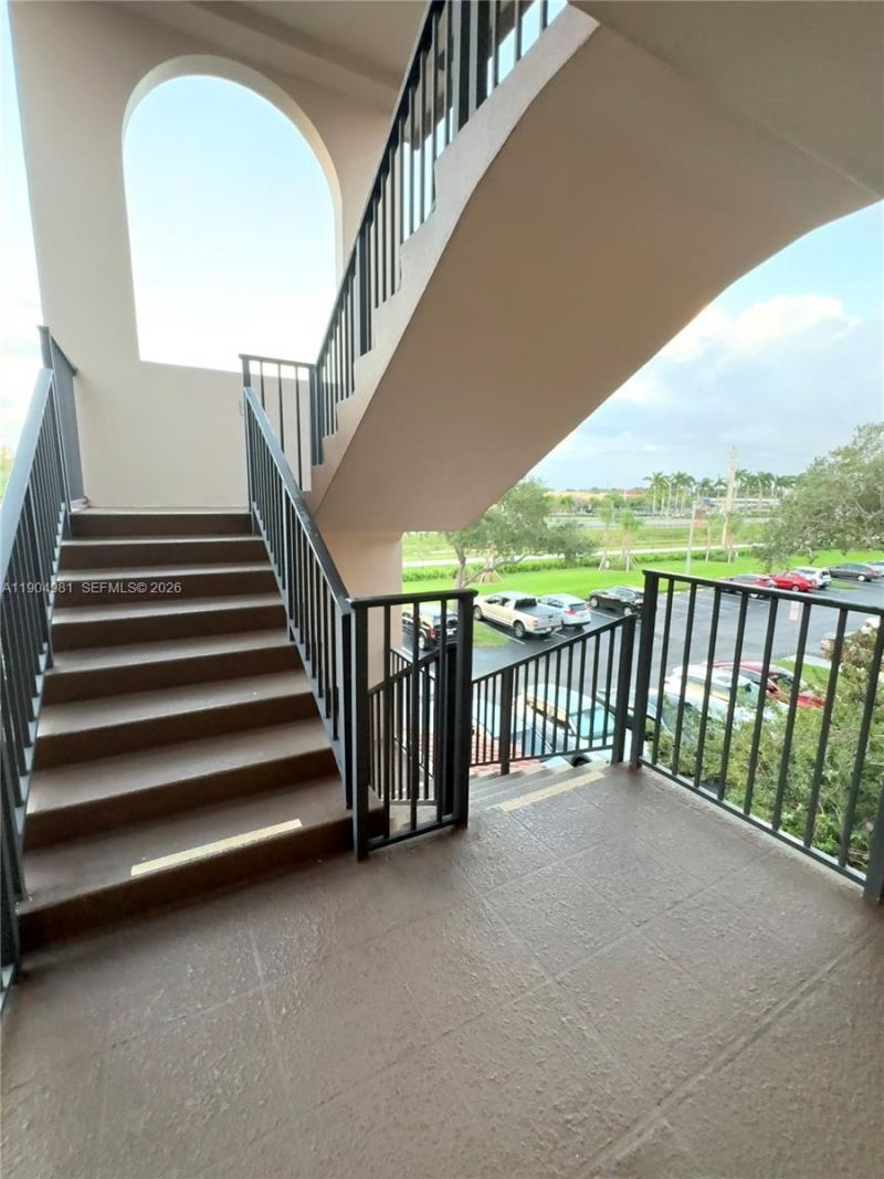 1300 SW 124th Ter, Unit 304P, Pembroke Pines, FL 33027 Photo