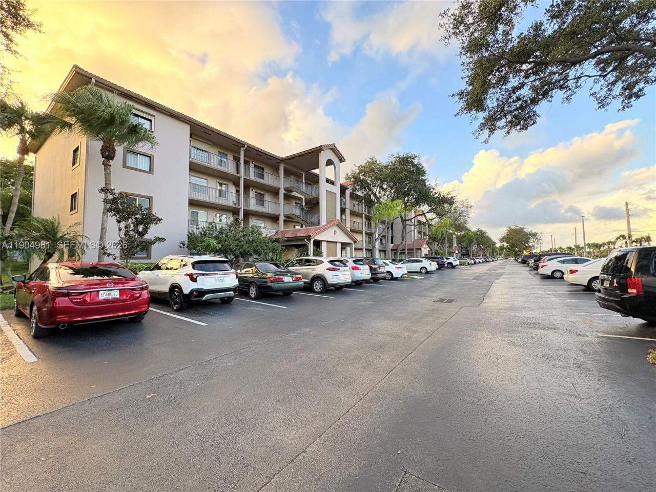 1300 SW 124th Ter, Unit 304P, Pembroke Pines, FL 33027 Photo