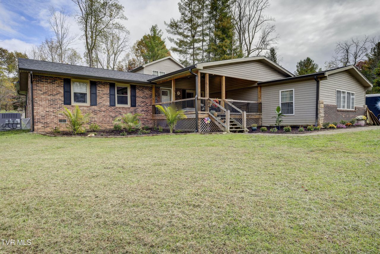 335 Pleasant Hill Place, Bluff City, TN 37618 Main Photo