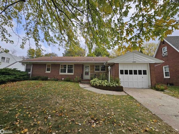 1320 N Adams Street, Carroll, IA 51401