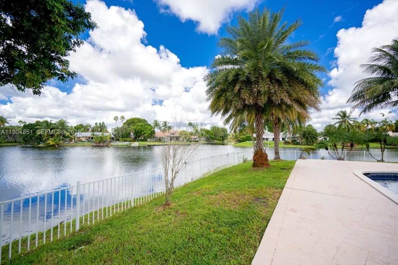 9881 SW 1st Ct, Plantation, FL 33324 Photo