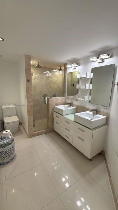 546 NE 199th Ln, Unit 4W, Miami, FL 33179 Photo