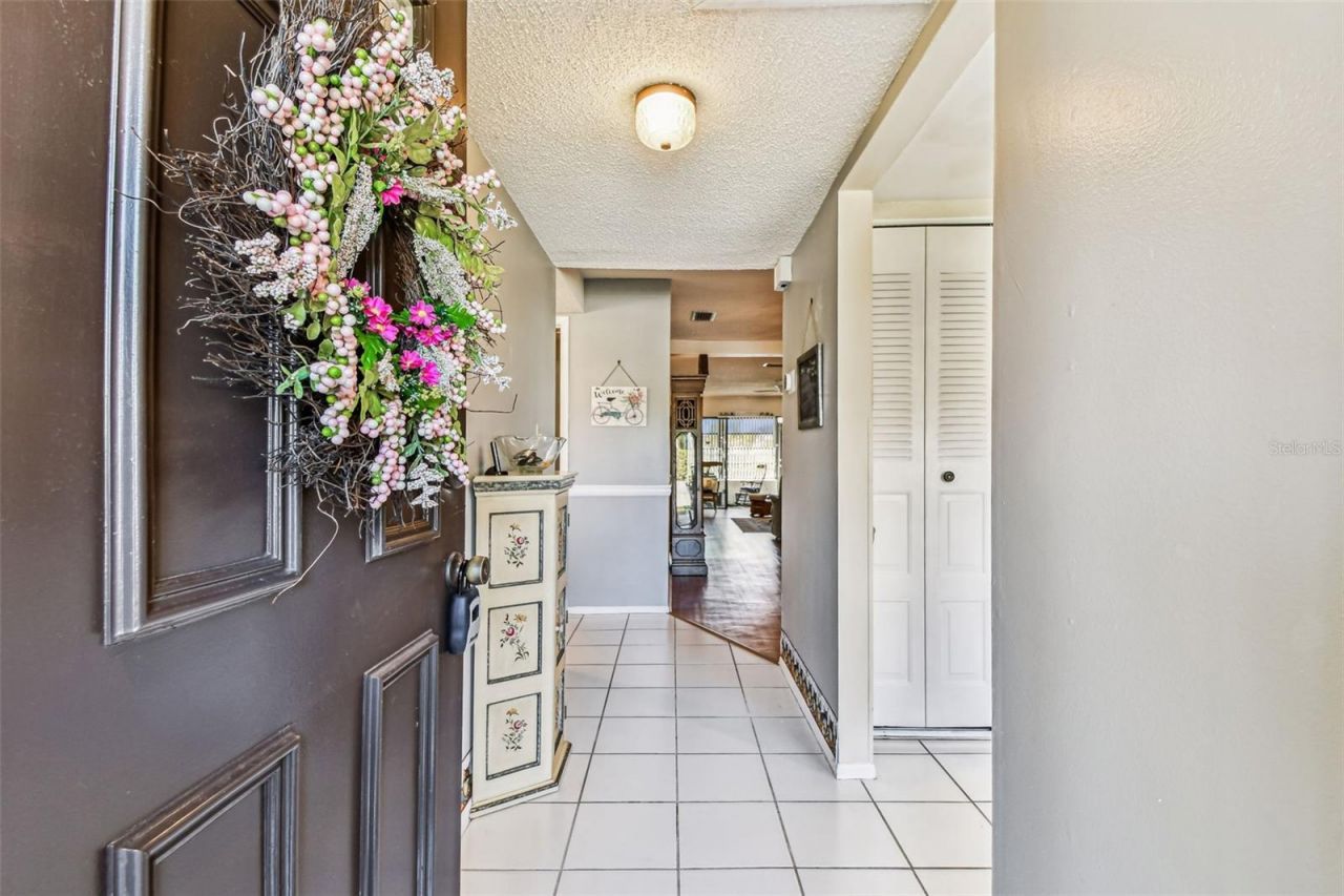 19029 Us Highway 19 N, Unit 10D, Clearwater, FL 33764 Main Photo