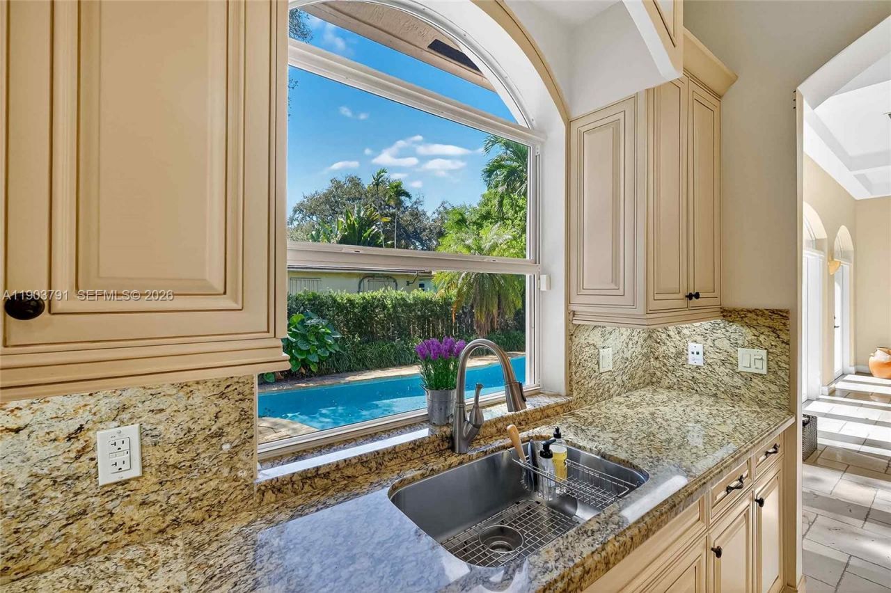 1266 NE 101st St, Miami Shores, FL 33138 Photo