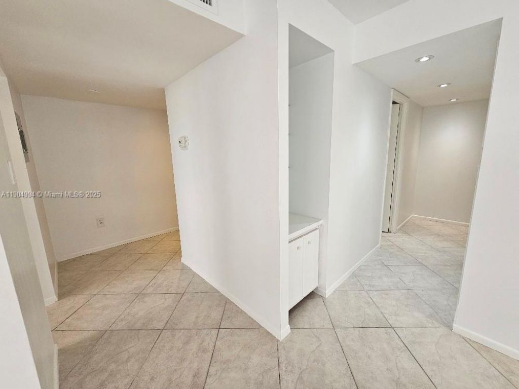 18041 Biscayne Blvd, Unit 204, Aventura, FL 33160 Photo