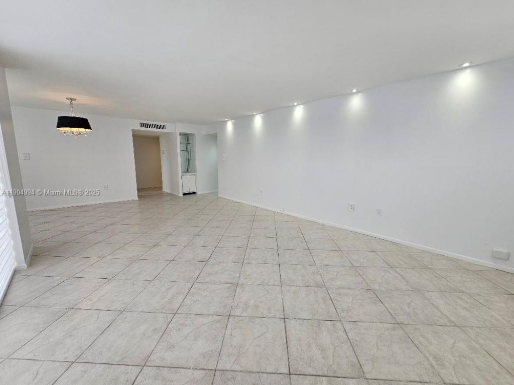 18041 Biscayne Blvd, Unit 204, Aventura, FL 33160 Photo