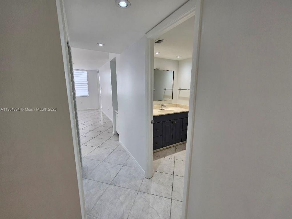 18041 Biscayne Blvd, Unit 204, Aventura, FL 33160 Photo