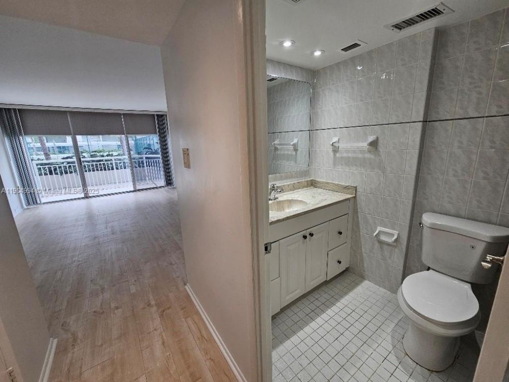 18041 Biscayne Blvd, Unit 204, Aventura, FL 33160 Photo