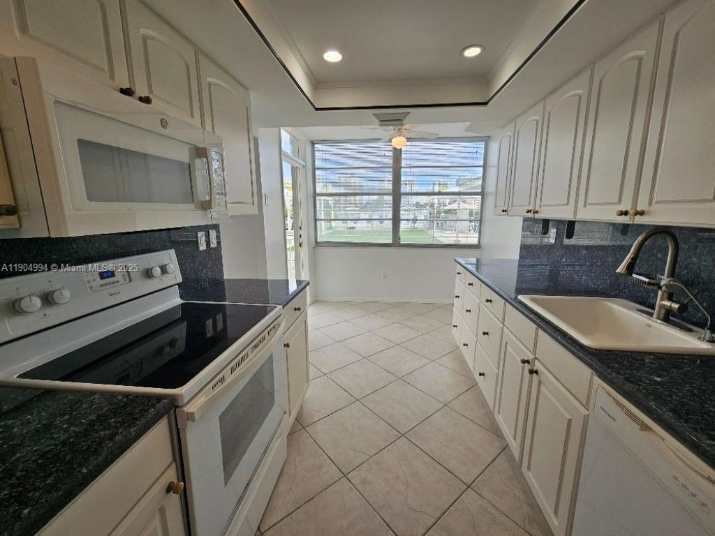 18041 Biscayne Blvd, Unit 204, Aventura, FL 33160 Photo