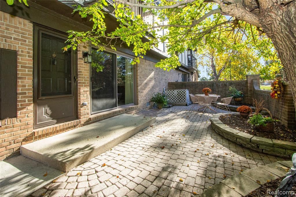 224 Country Club Drive, Saint Clair Shores, MI 48082 Main Photo