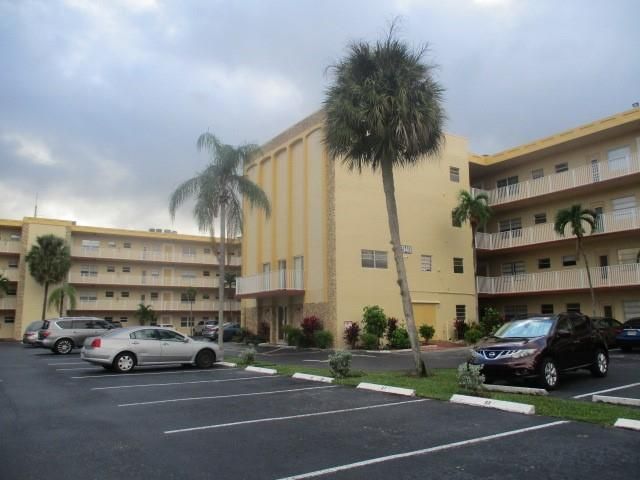 3940 NW 42nd Avenue, Unit 113, Lauderdale Lakes, FL 33319 Photo