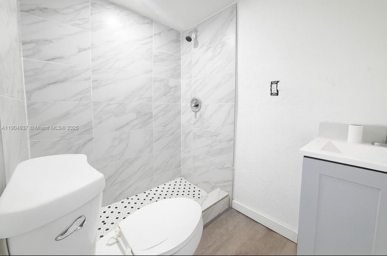 3376 NW 49th St, Miami, FL 33142 Photo