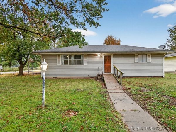 622 W Ironman Avenue, Nowata, OK 74048