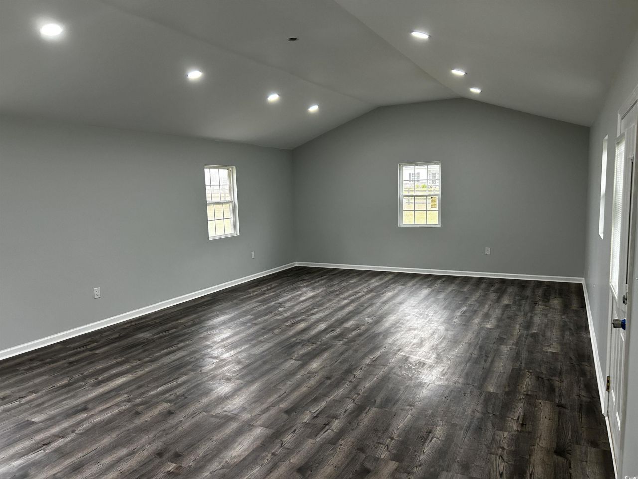 255 Ole Maple St. Photo 10