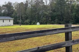 255 Ole Maple St. photo 4