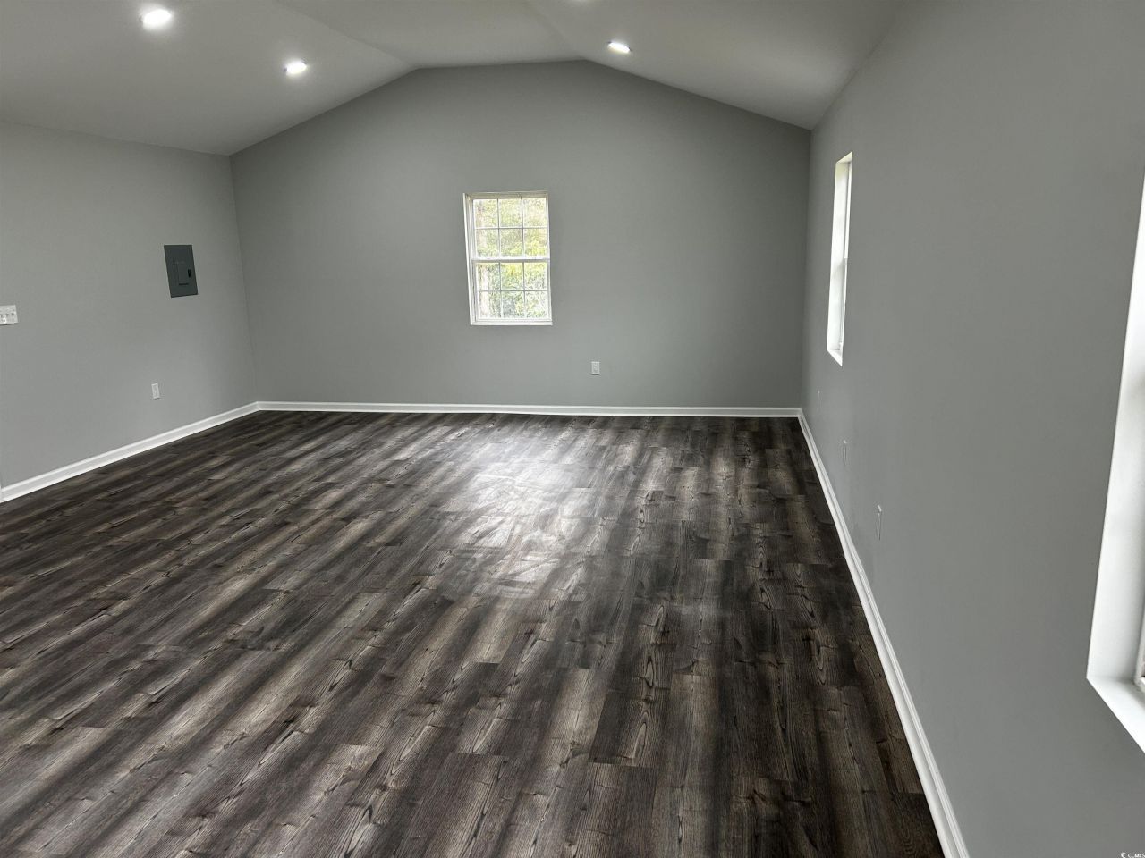 255 Ole Maple St. Photo 7