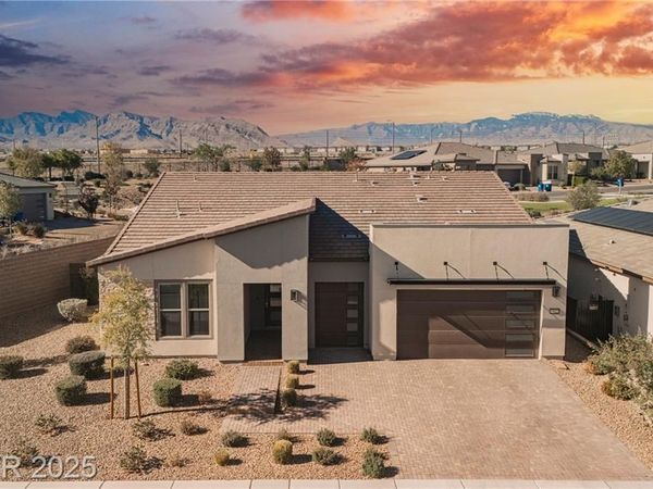 10023 Chrysolite Place, Las Vegas, NV 89143