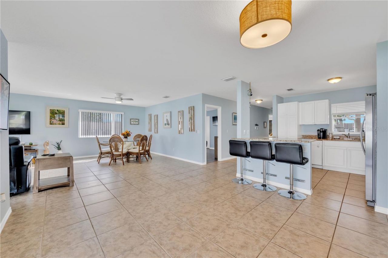 2401 Riverbluff Parkway, Unit V240, Sarasota, FL 34231 Photo