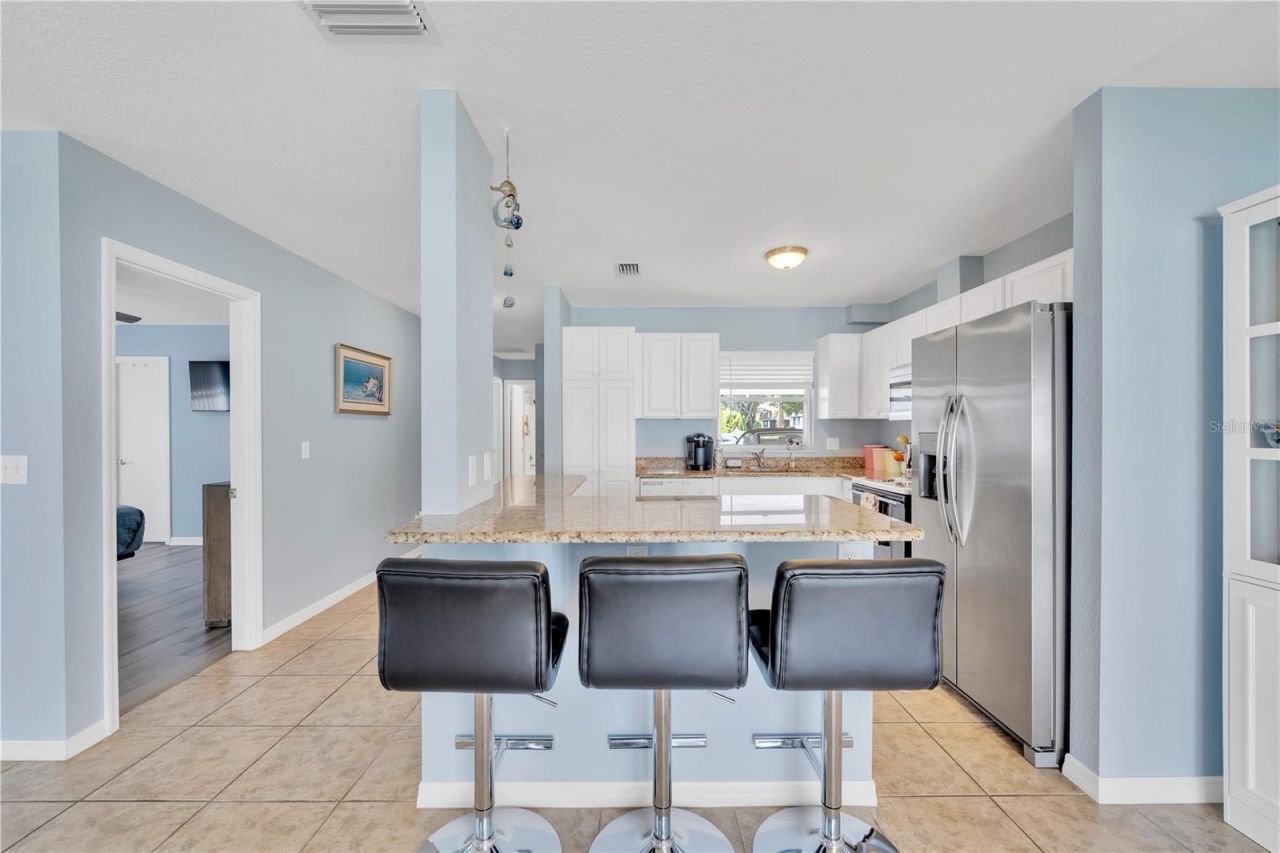 2401 Riverbluff Parkway, Unit V240, Sarasota, FL 34231 Photo