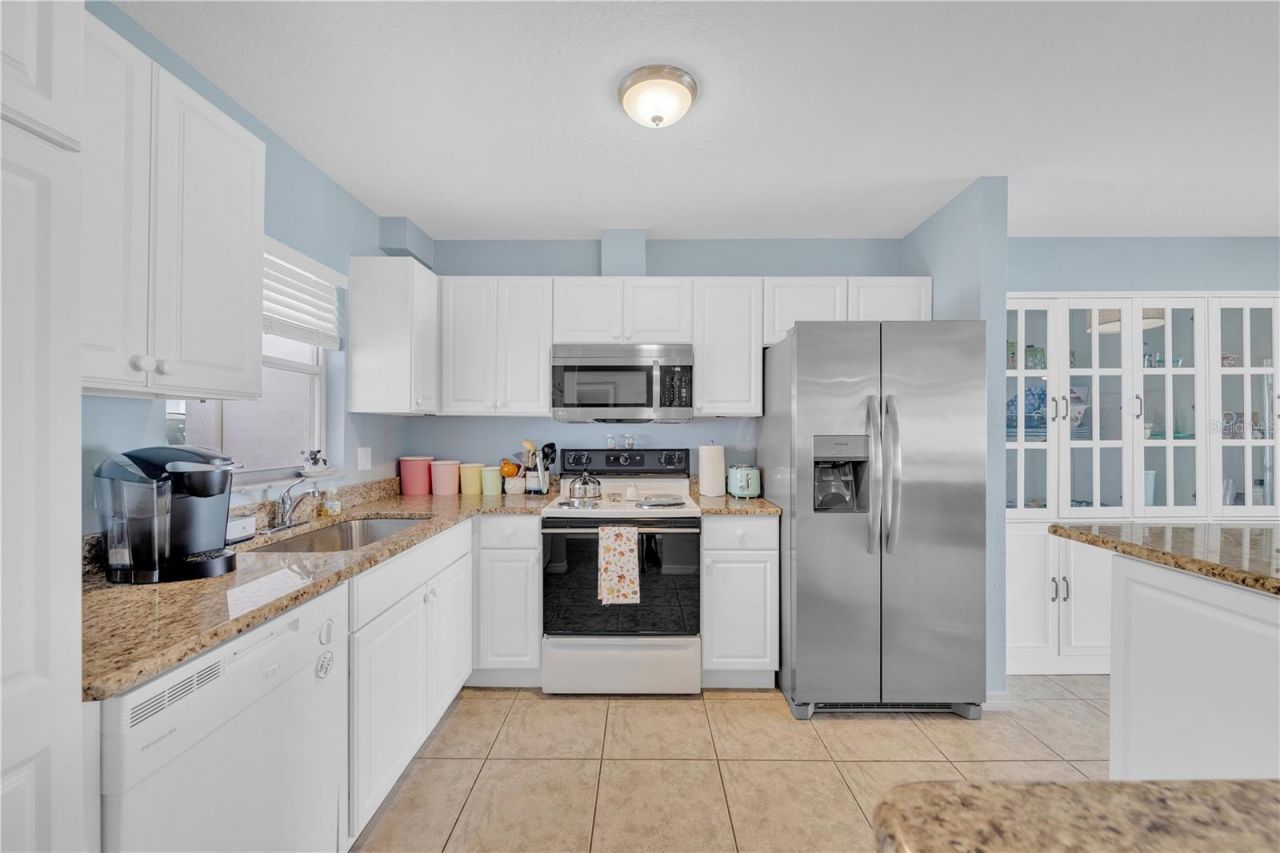 2401 Riverbluff Parkway, Unit V240, Sarasota, FL 34231 Photo