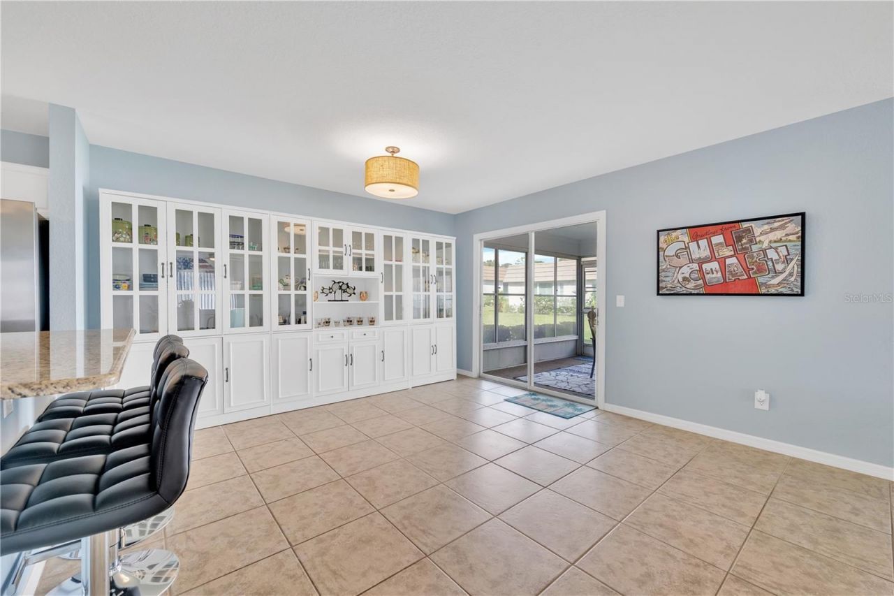 2401 Riverbluff Parkway, Unit V240, Sarasota, FL 34231 Photo