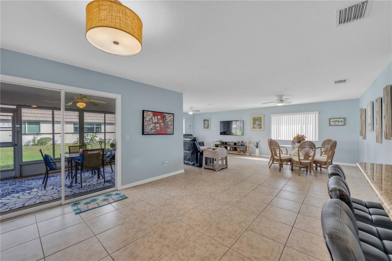 2401 Riverbluff Parkway, Unit V240, Sarasota, FL 34231 Photo