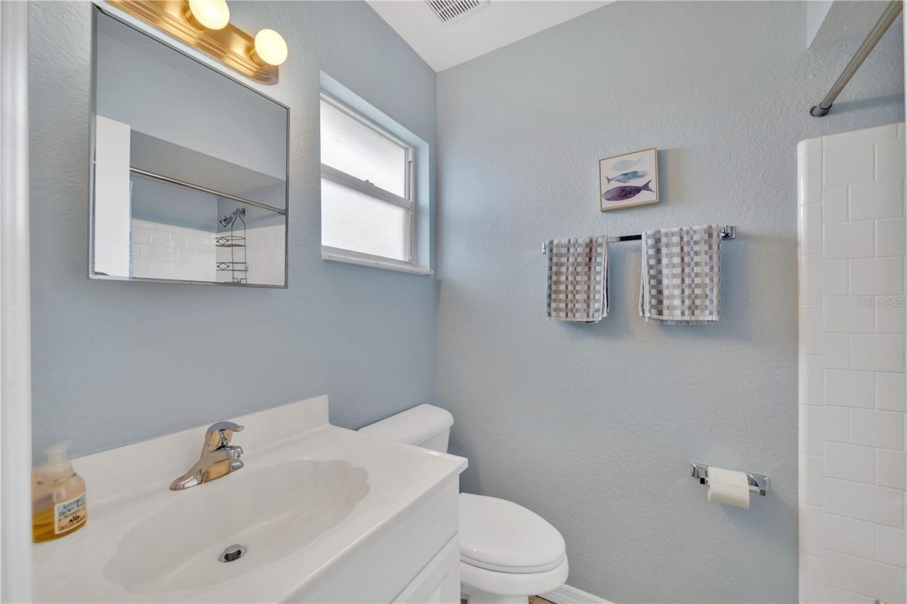 2401 Riverbluff Parkway, Unit V240, Sarasota, FL 34231 Photo