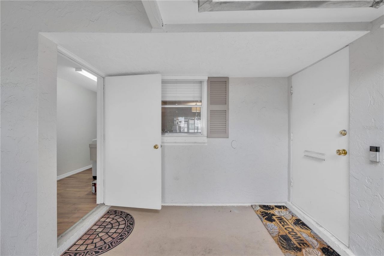 2401 Riverbluff Parkway, Unit V240, Sarasota, FL 34231 Photo